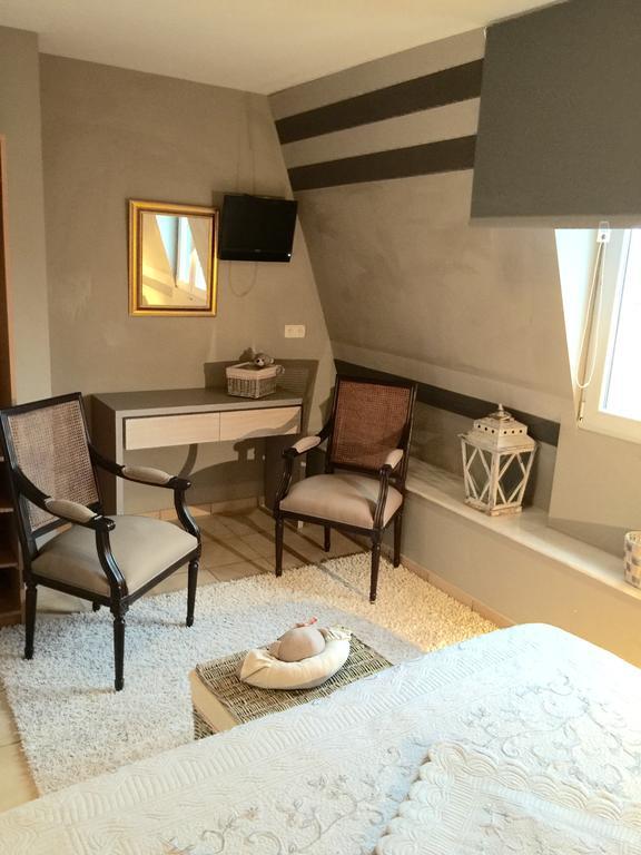 Margot'L Hotel Rochefort Room photo